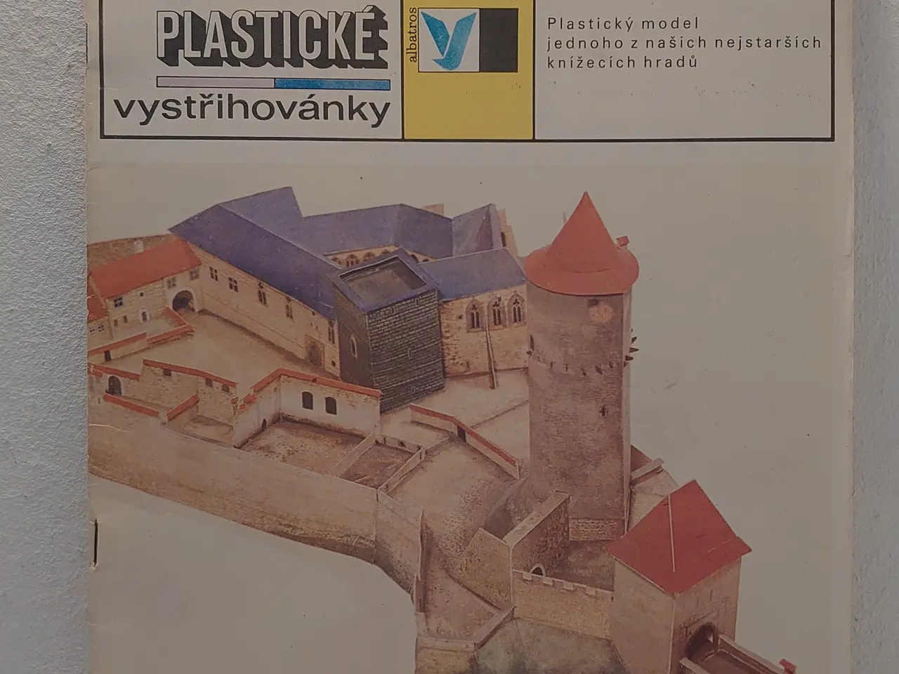 Billede 1 - Pavel Silko:Tjekkeisk udklipningsmodel af Zvikov..