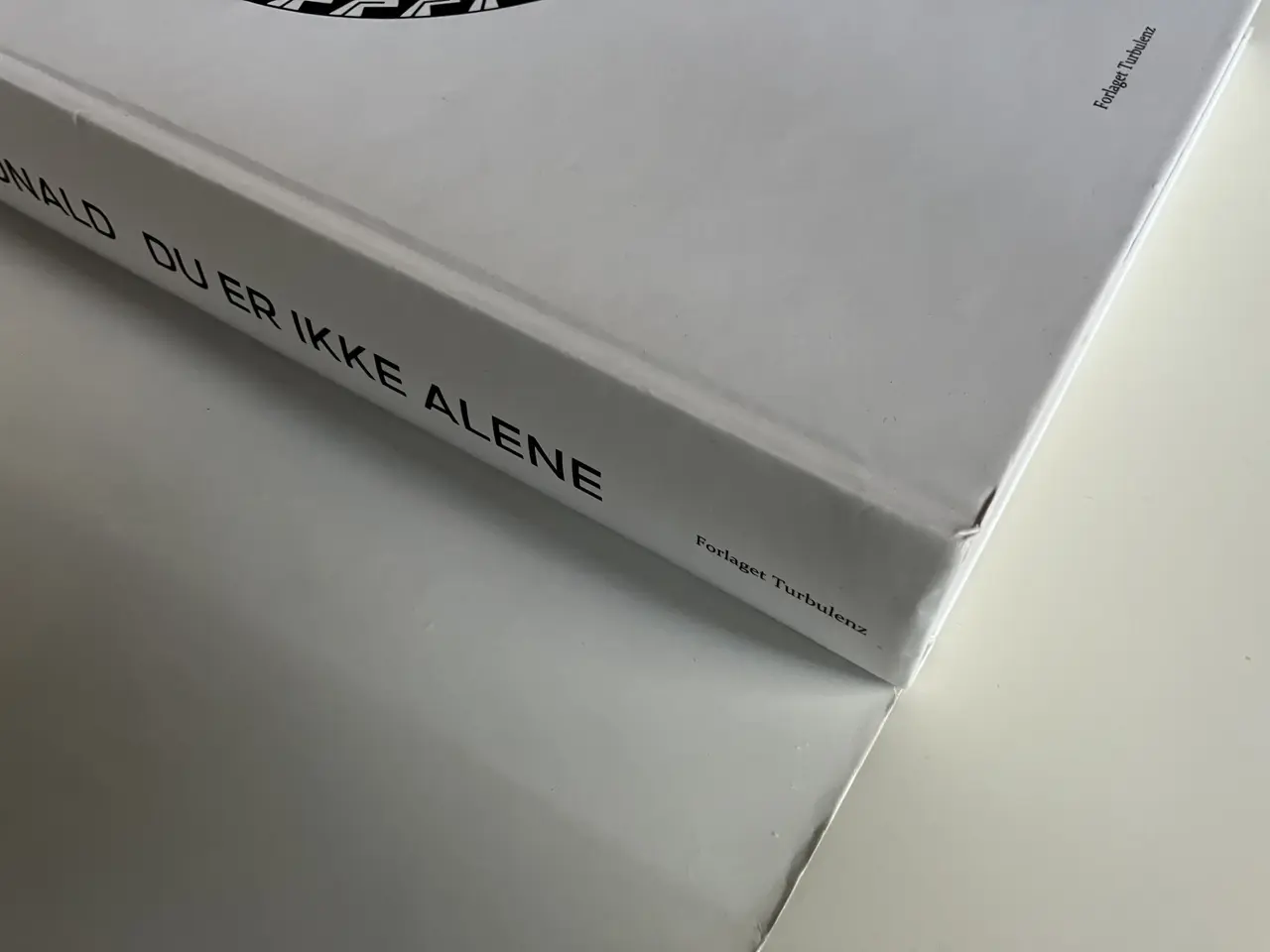 Billede 12 - Du er ikke alene. Af Chris MacDonald