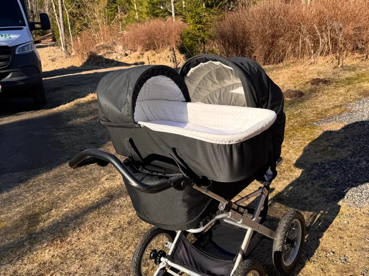 Billede 1 - Odder barnevogn med alt tilbehør.