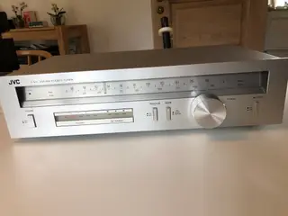 JVC T-V5 FM/AM stereo tuner