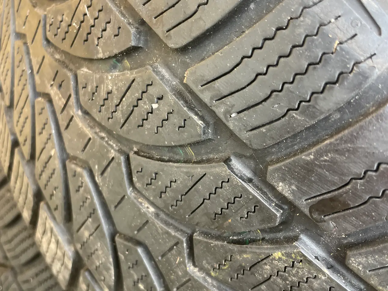 Billede 4 - Vinterdæk 225/50 R17