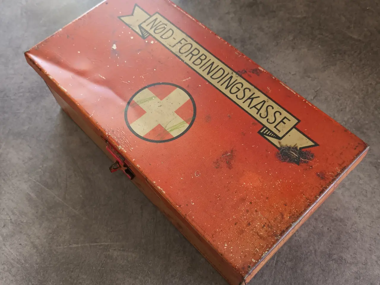 Billede 1 - Retro førstehjælps kasse 