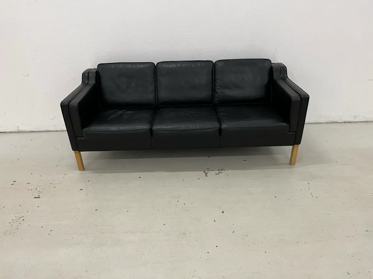 Billede 2 - Eksklusiv Stouby Eva 3 Pers.Sofa sort læder ben Eg