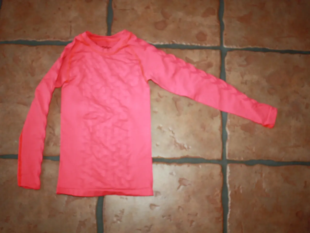 Billede 1 - Rødlig Hummel trøje str. 8 år