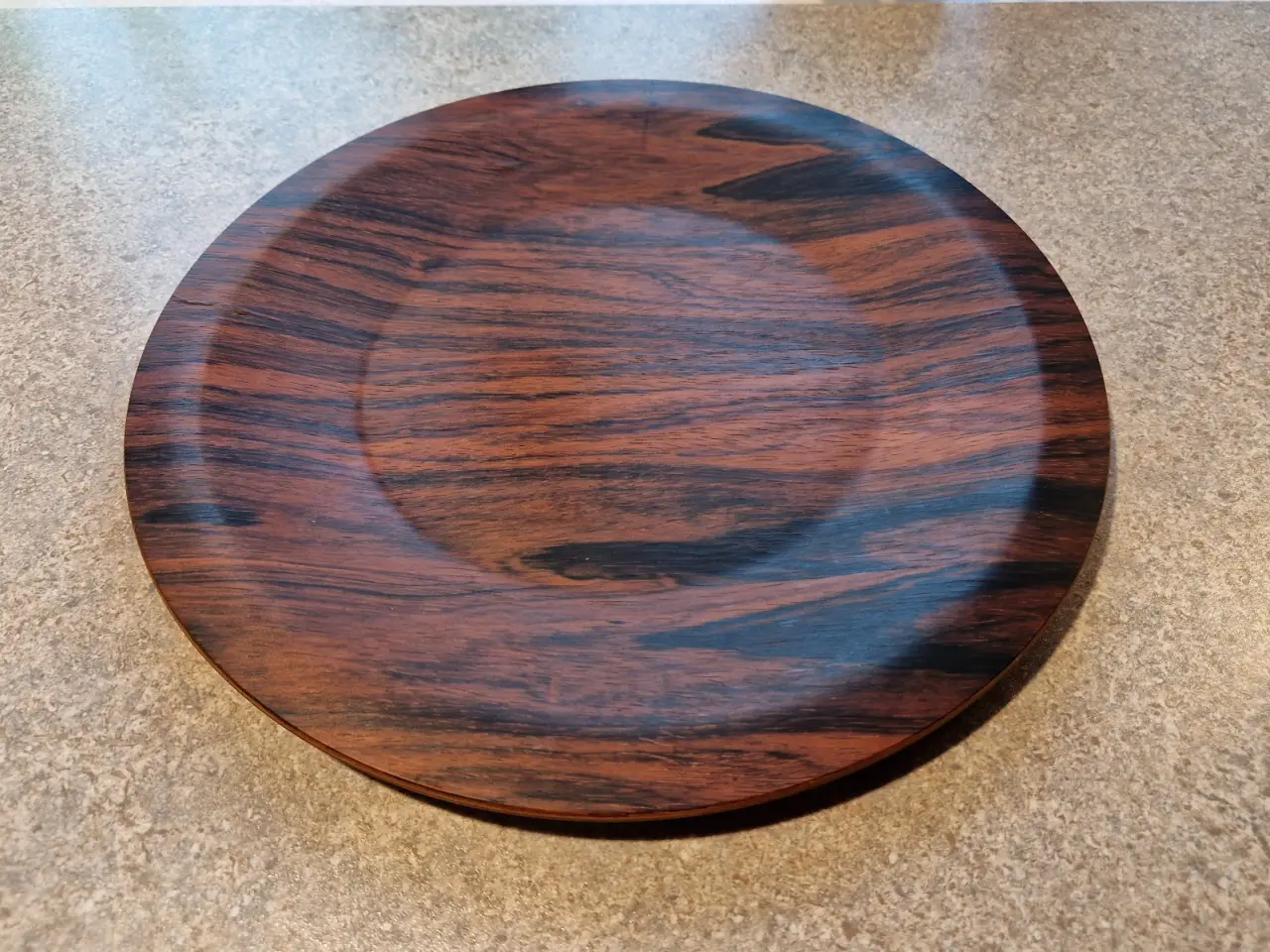 Billede 1 - Pallisander dækketallerkener 27 cm