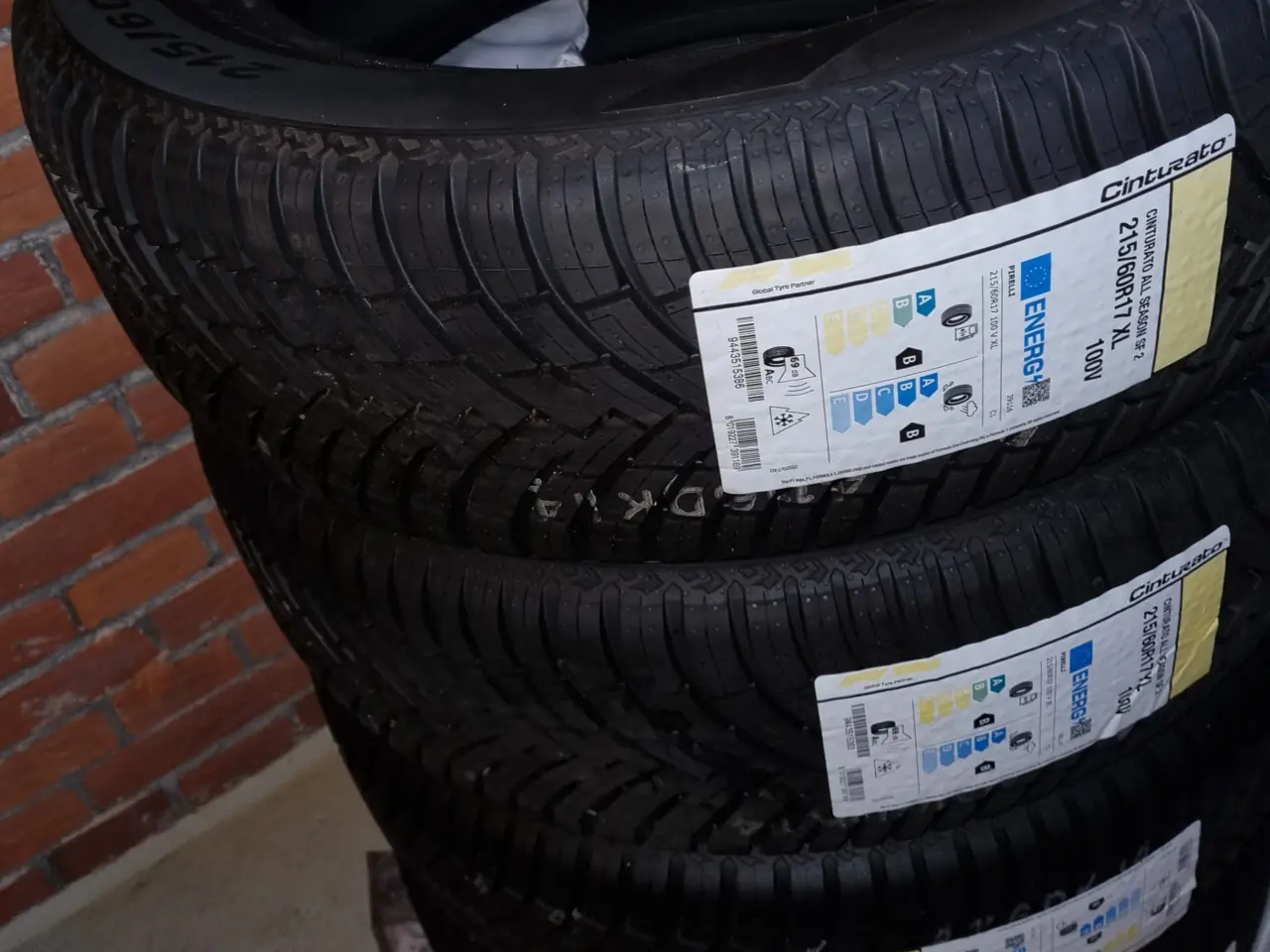 Billede 1 - Pirelli  Helårsdæk