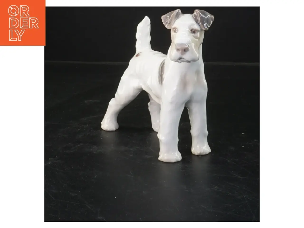 Billede 1 - Porcelænsfigur af hund fra Royal Copenhagen (str. 15x14 cm)
