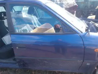 fordøre. opel astra f.