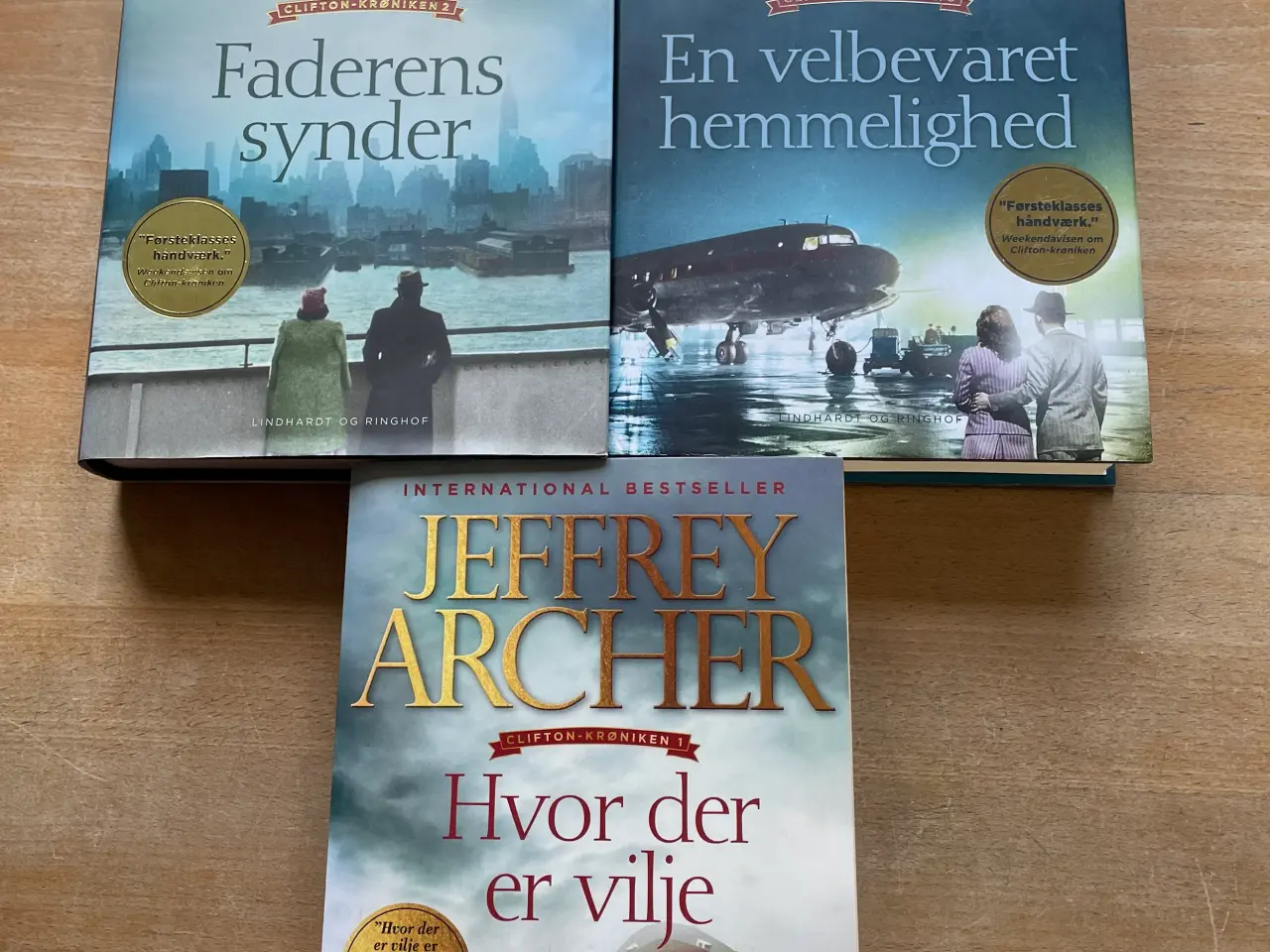 Billede 1 - Jeffrey Archer Clifton Krøniken