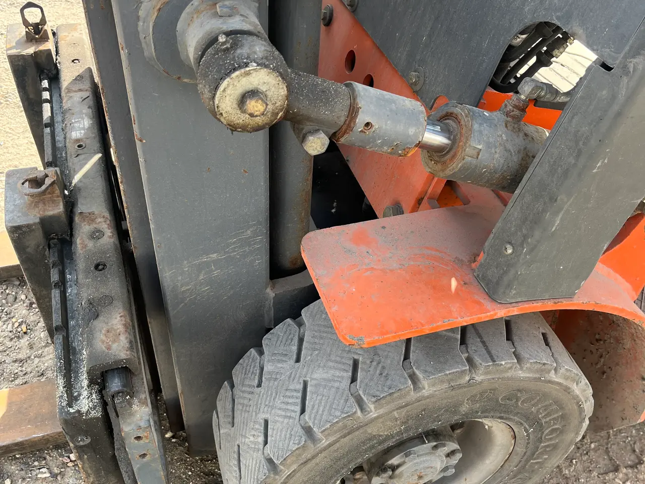 Billede 8 - Heli 1800kg diesel gaffeltruck med fuld friløft.