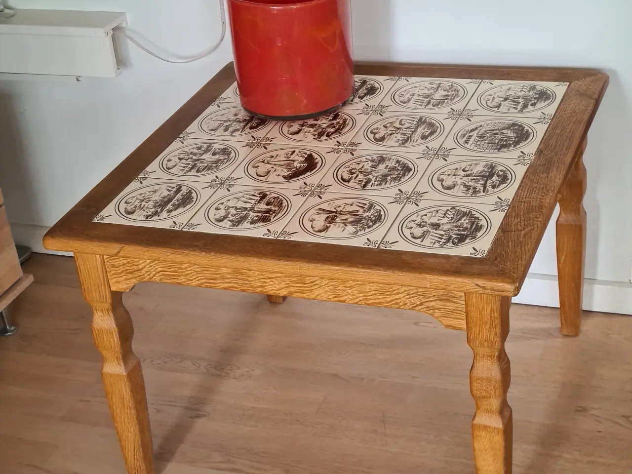 Billede 1 - Kakkelbord i eg