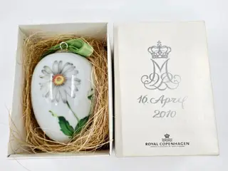 Royal Copenhagen Påskeæg Marguerite 2010. Sortering 1