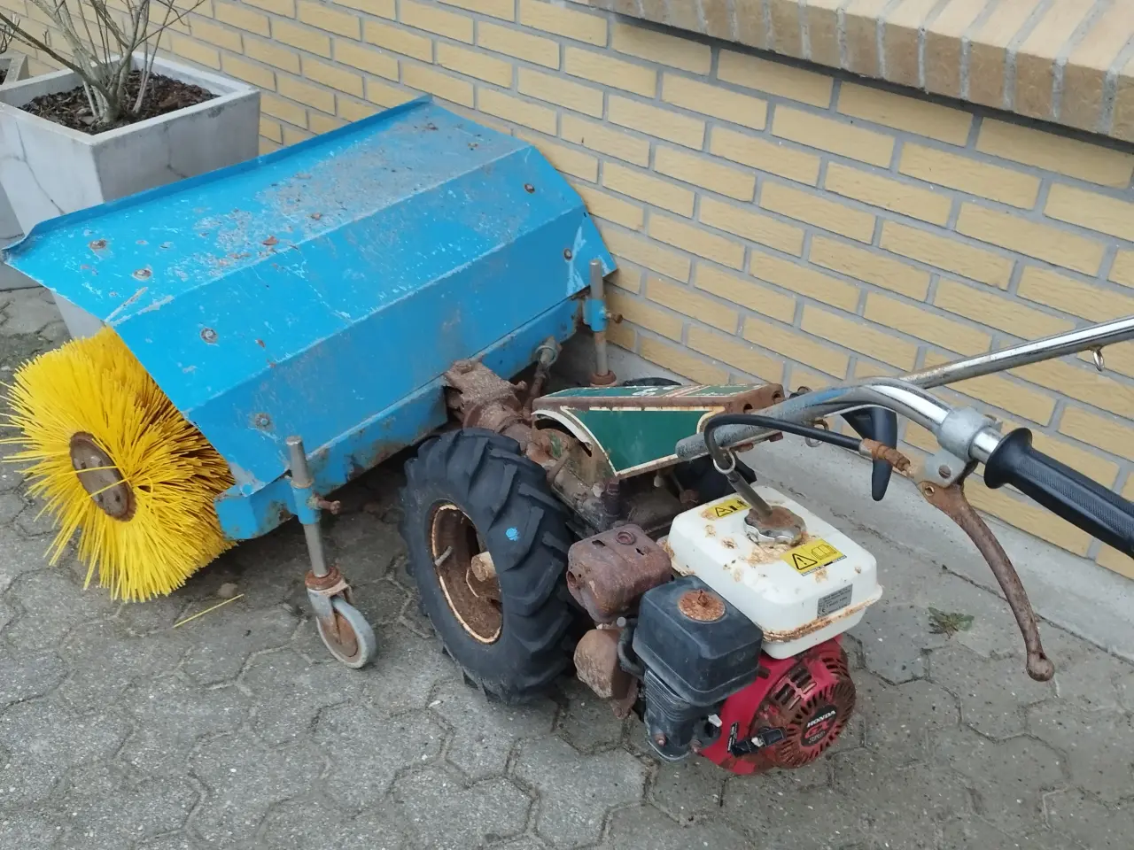 Billede 4 - Fejekost