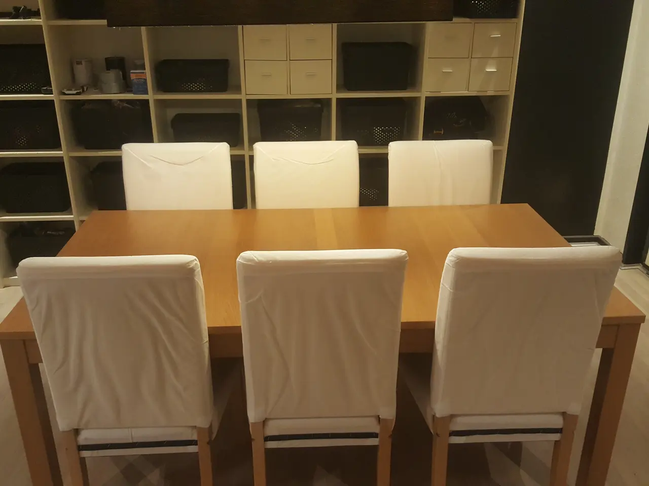 Billede 2 - spisebord inkl stole