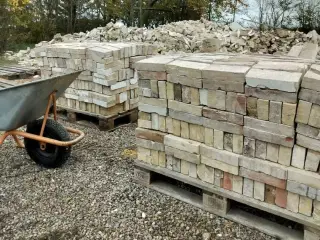 Søger gamle mursten