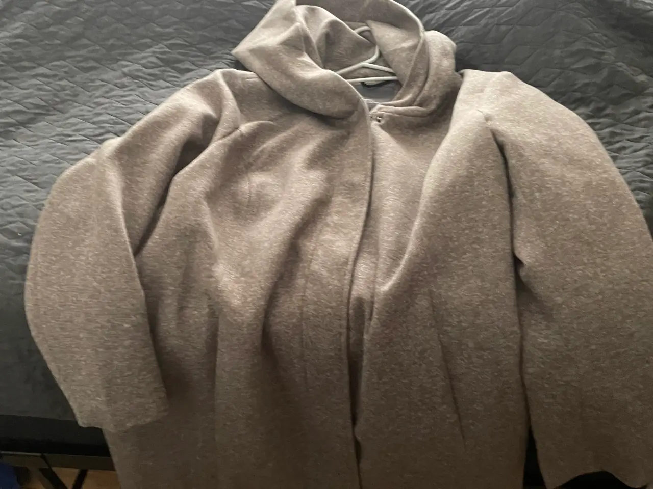 Billede 1 - Beige Uldfrakke str L