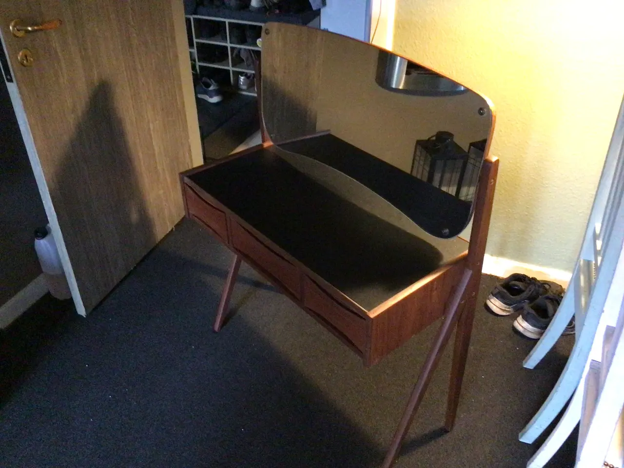 Billede 1 - Teaktræ’s sminkebord