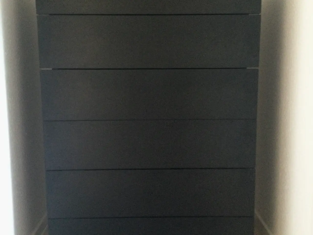Billede 1 - Sort kommode i træ
