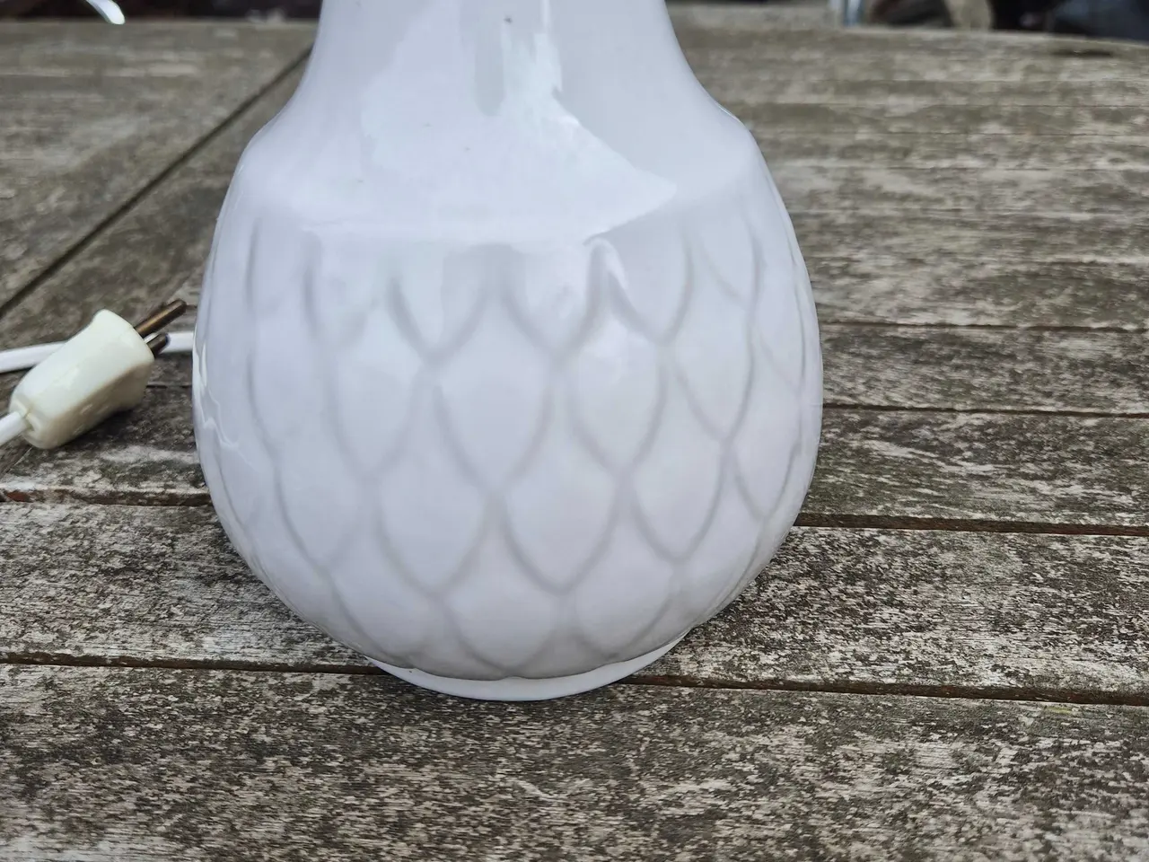 Billede 2 - Elegant hvid bordlampe fra Knabstrup
