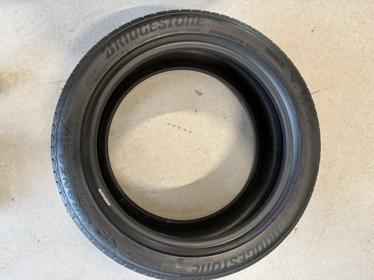 Billede 2 - Brugte Bridgestone 235/45 18