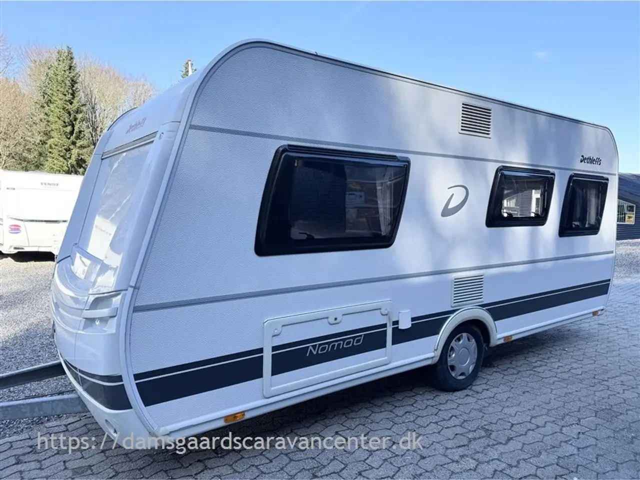 Billede 4 - 2017 - Dethleffs Nomad 470 FR Franskseng-Gulvtemperering-Aircondition-Mover-Telt