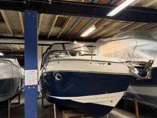 Rinker Fiesta Vee 250 motorbåd