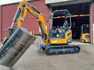 XCMG xe27e u/hus