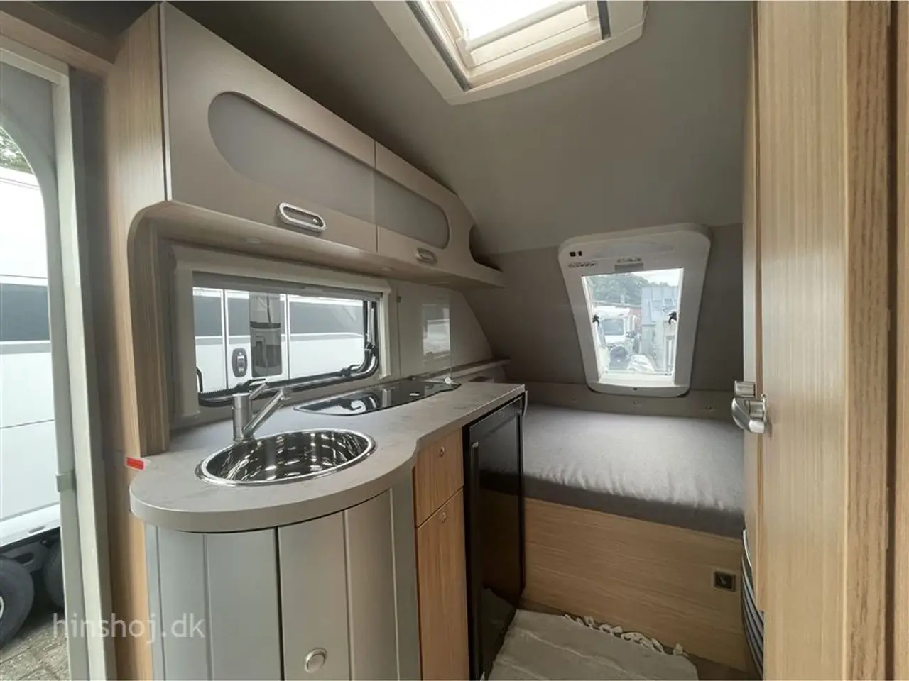 Billede 3 - 2024 - Tabbert T@b L 400 Basic Lækker rejsevogn med fast dobbeltseng fra Hinshøj Caravan