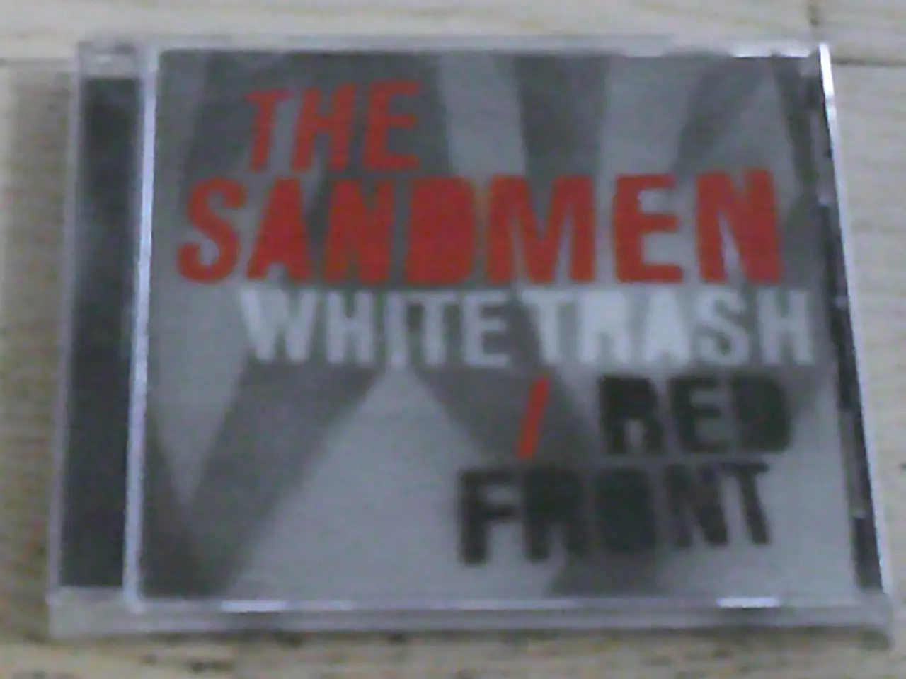 Billede 1 - THE SANDMEN _ WHITE TRASH / RED FRONT