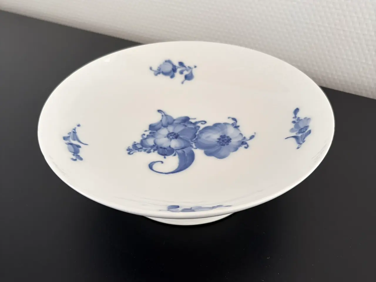 Billede 2 - Royal Copenhagen, blå blomst flettet, fad 10/8062