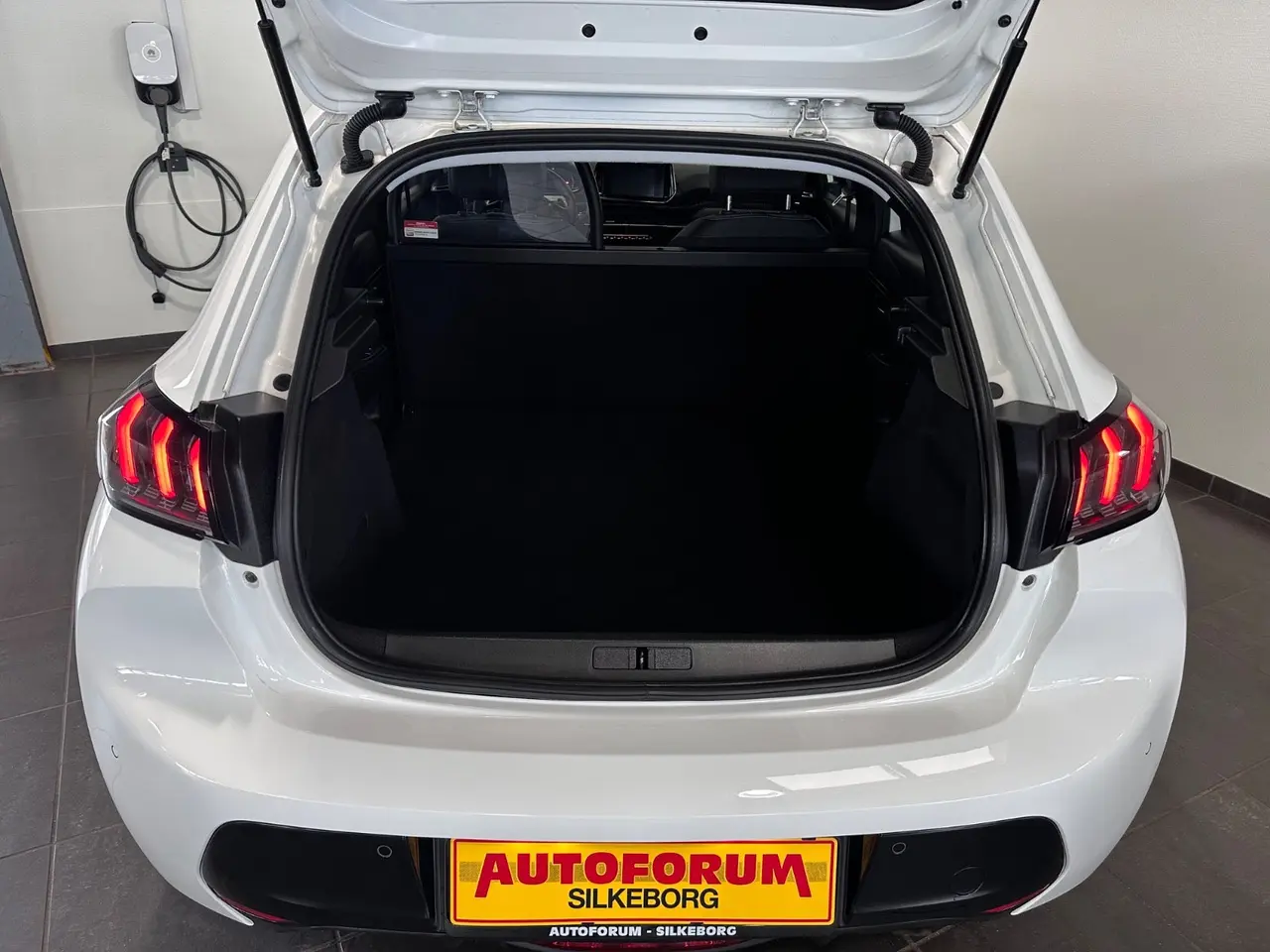 Billede 15 - Peugeot 208 1,2 PureTech 100 Allure EAT8 Van