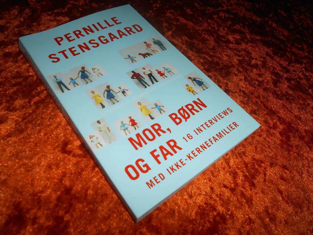 Billede 1 - Mor, børn og far, Pernille Stensgaard