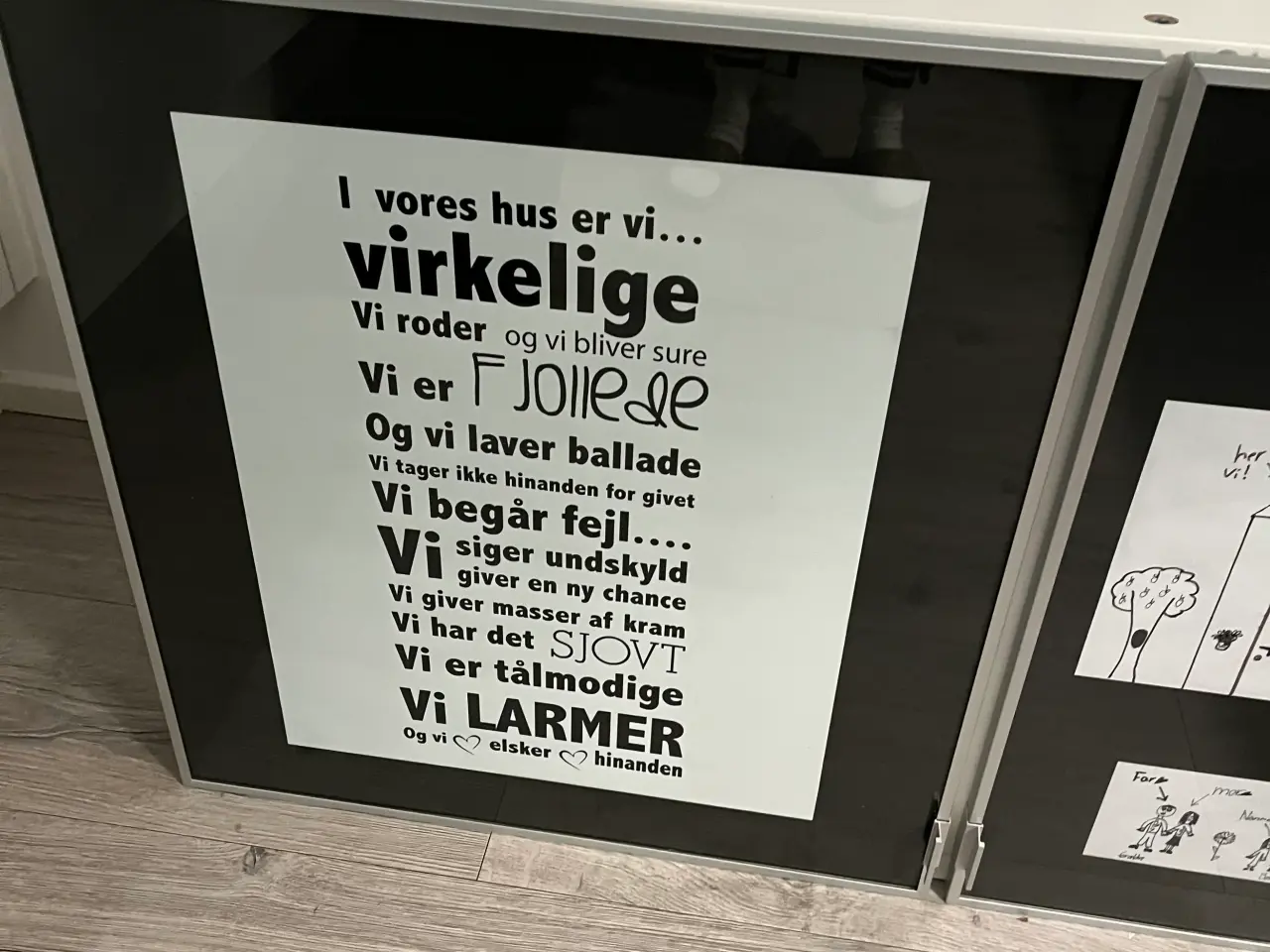 Billede 2 - Væghængt skab med forsider som kan udskiftes