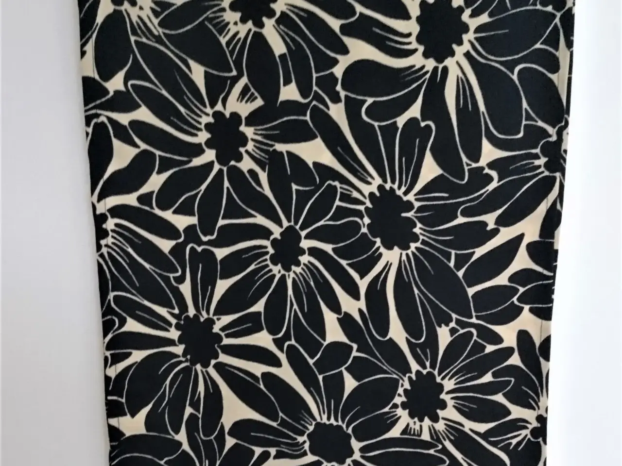 Billede 1 - Tørklæde, Jensen, str. 31 x 131 cm