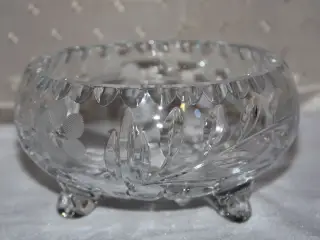 Glas skål på 3 ben