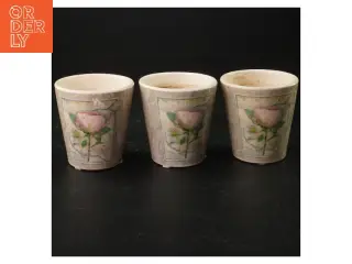 Keramikkrus og -kopper med blomstermotiv (str. 7x7,5 cm)
