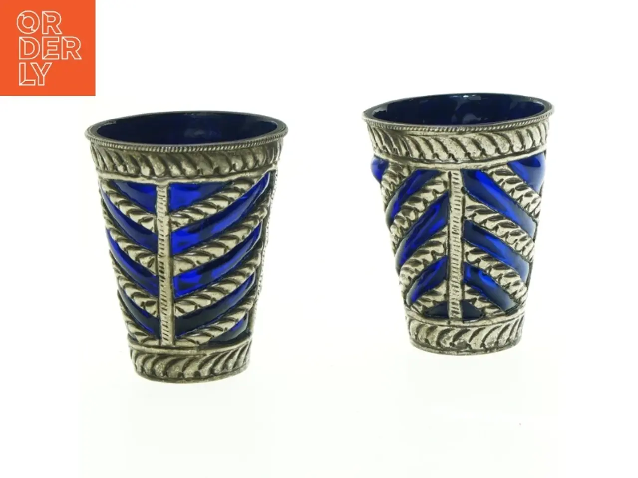 Billede 1 - Dekorative sølvfarvede lysestager med blåt glas (str. 10 x, 8 cm)