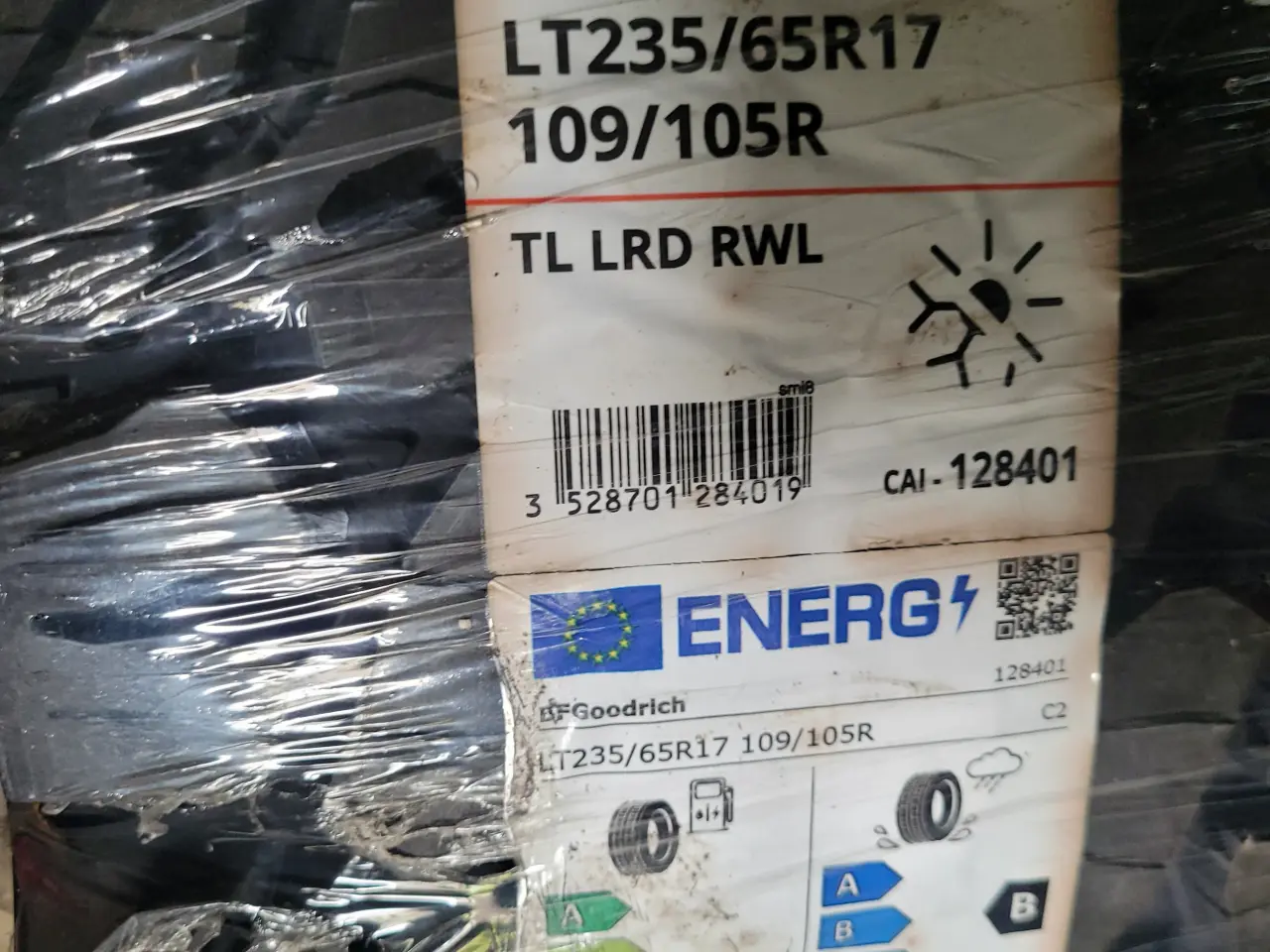 Billede 1 - LT 235 / 65 R 17