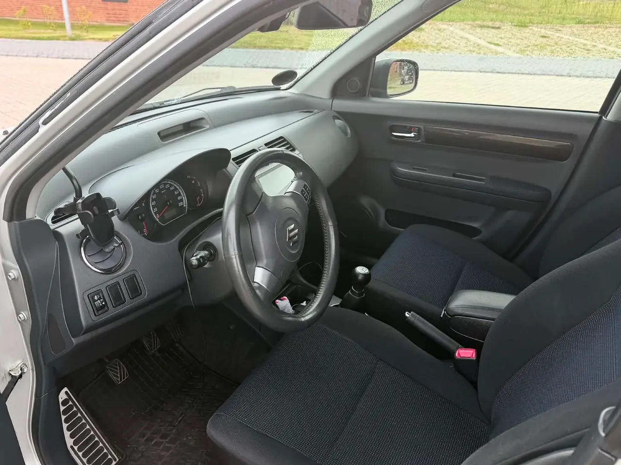 Billede 6 - Suzuki Swift med mange nye dele og med lavt km