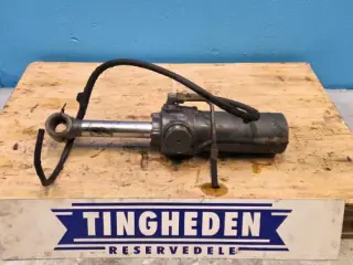 New Holland LB115B Cylinder 87315529