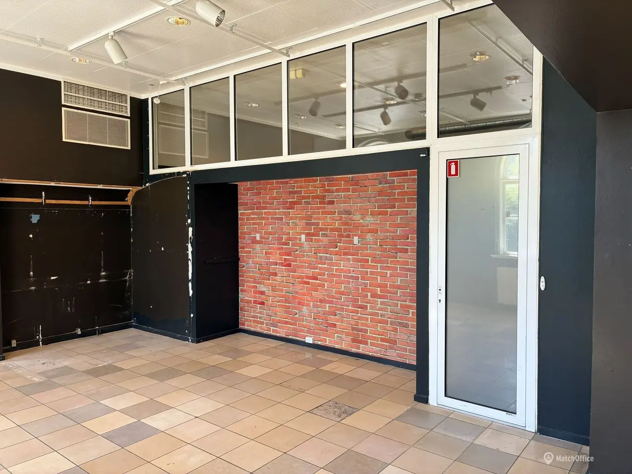 Billede 9 - Lejemål på Hobro Station – ideel til café