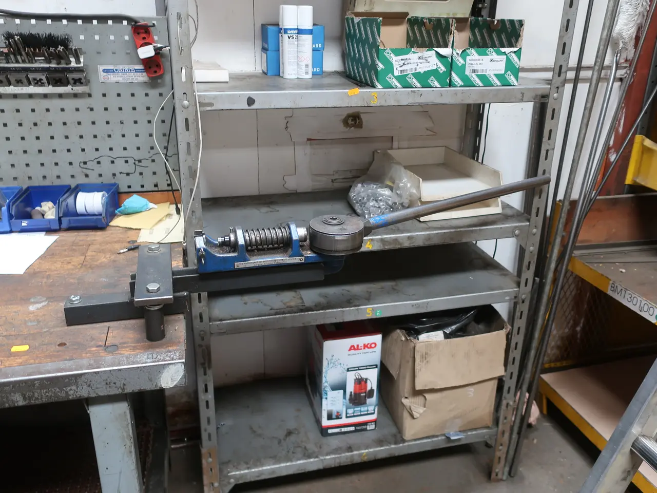 Billede 3 - Arbejdsbord med indhold