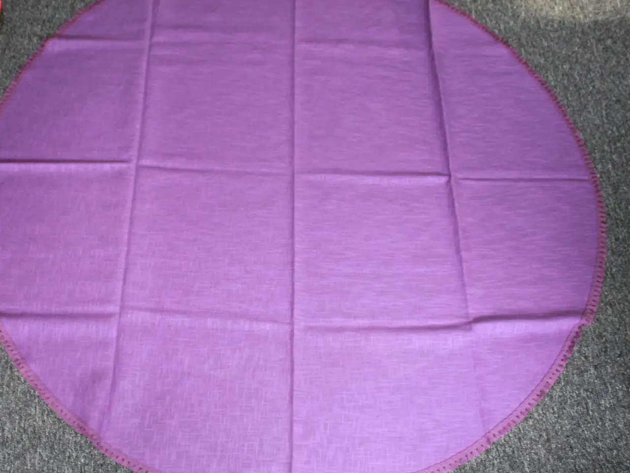 Billede 1 - Rund dug Ø 160 cm