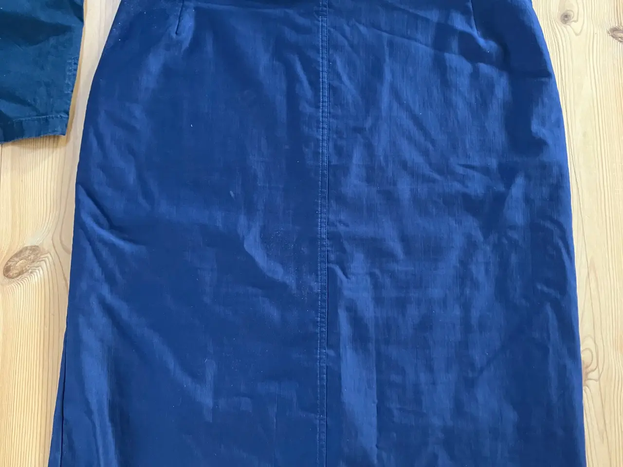 Billede 9 - Shorts, nederdele, capri mm str. 42 / XL