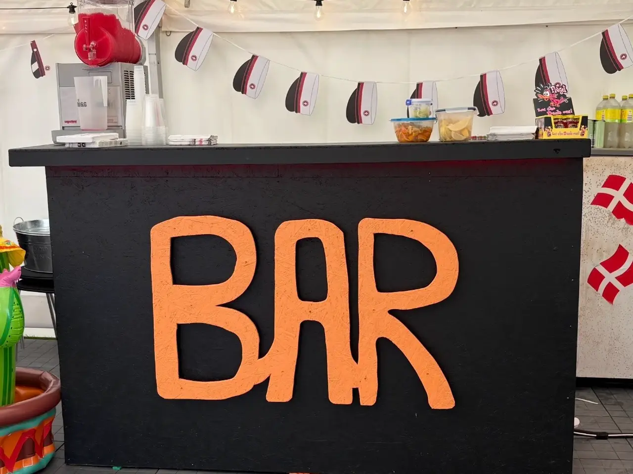 Billede 1 - Hjemmebygget bar