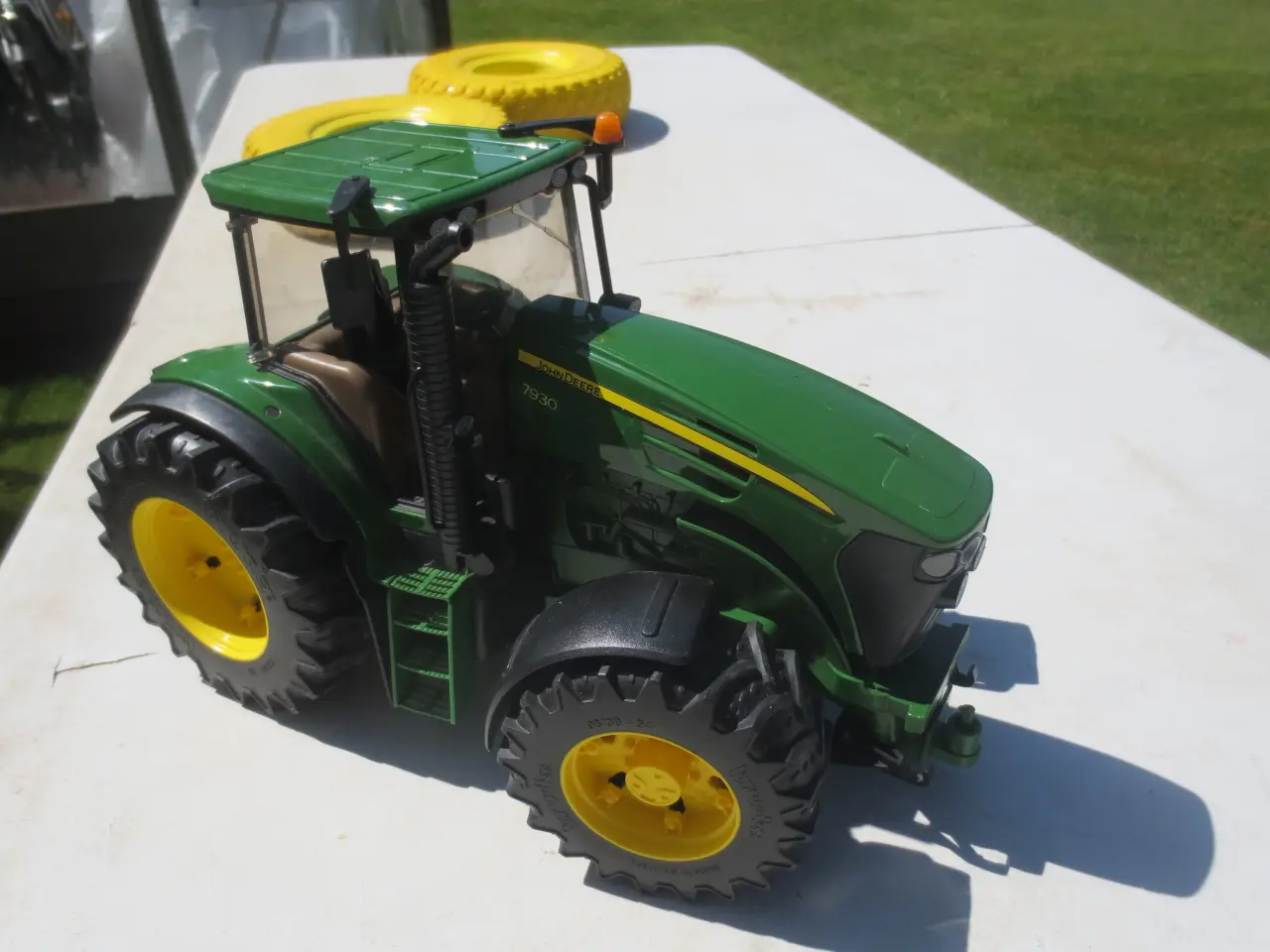 Billede 1 - 1 stk John Deere 7930 i Bruder 