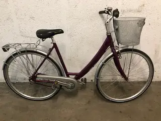 Dame/stor pige cykel. 3 gear. Størrelse 53 cm.