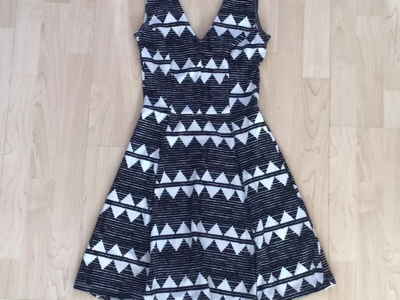 Billede 1 - H&M kjole str.XS