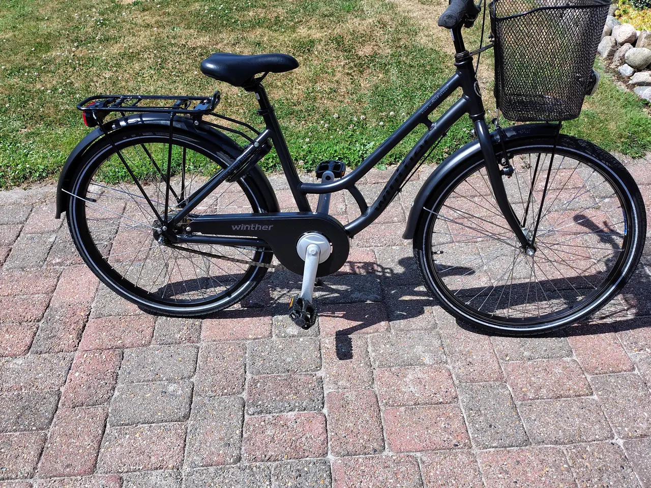 Billede 2 - Sort pigecykel 24 tommer