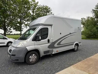 Peugeot Boxer Hestetransporter